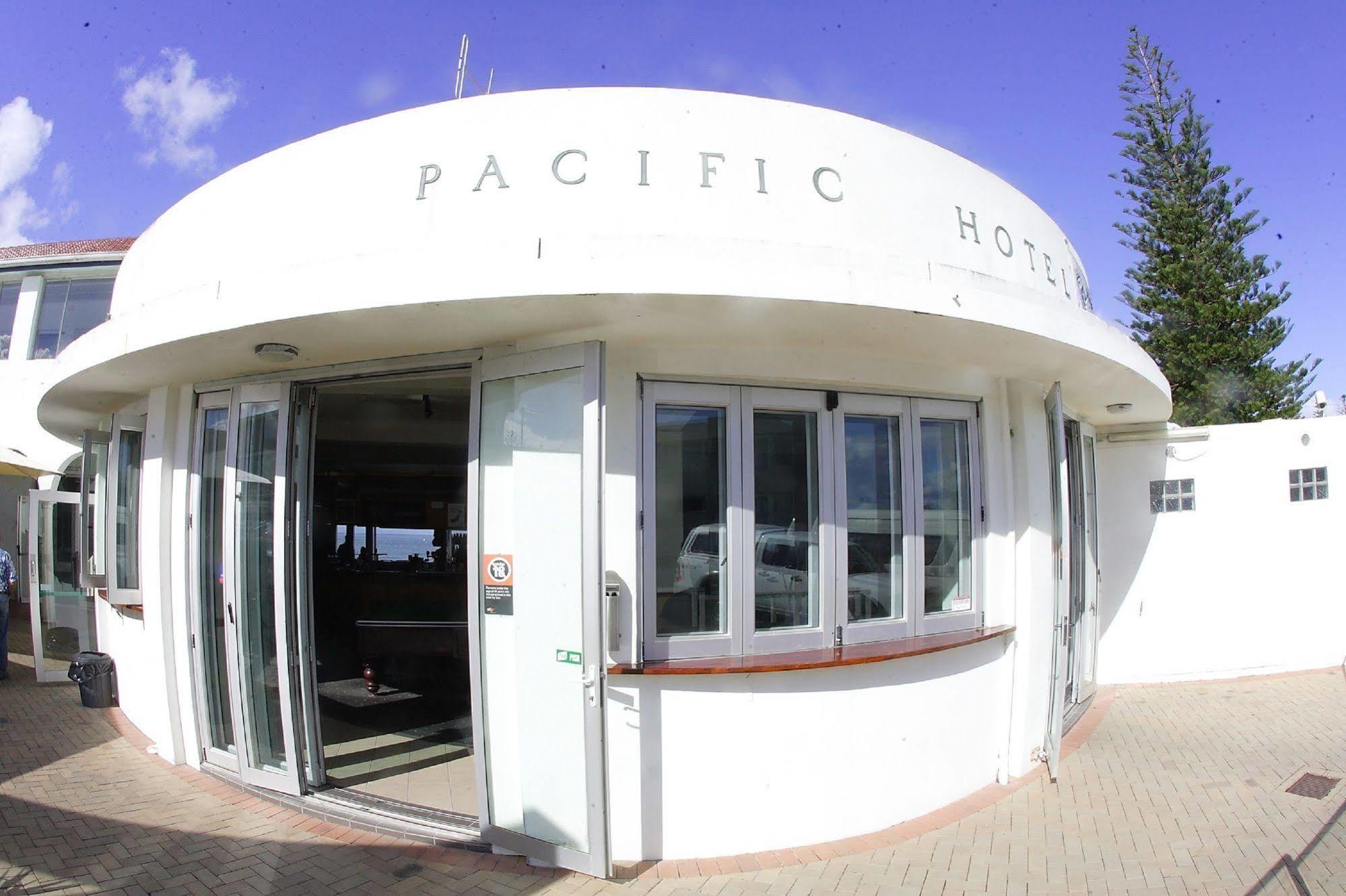 Pacific Hotel Ямба Екстериор снимка