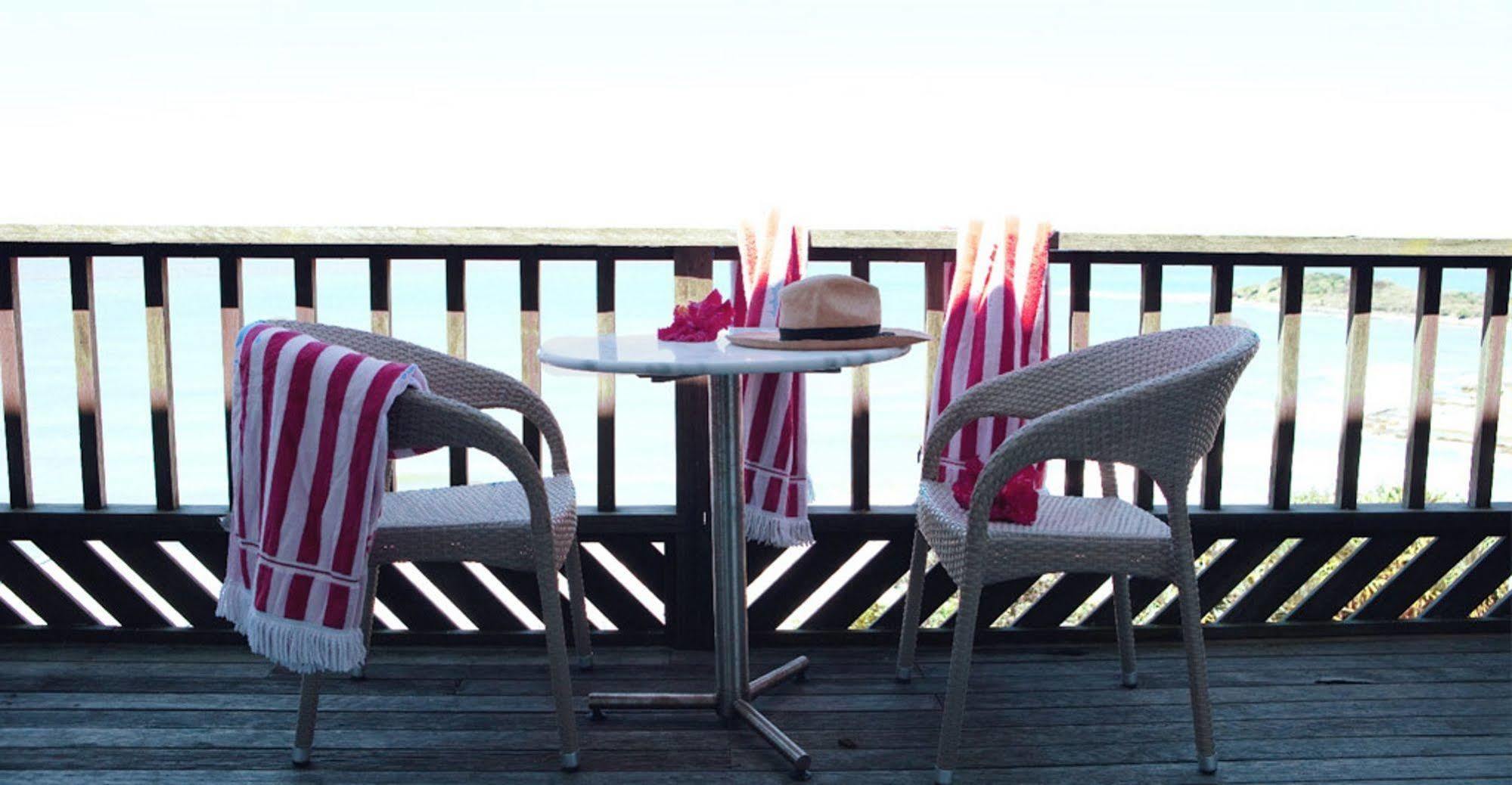 Pacific Hotel Ямба Екстериор снимка