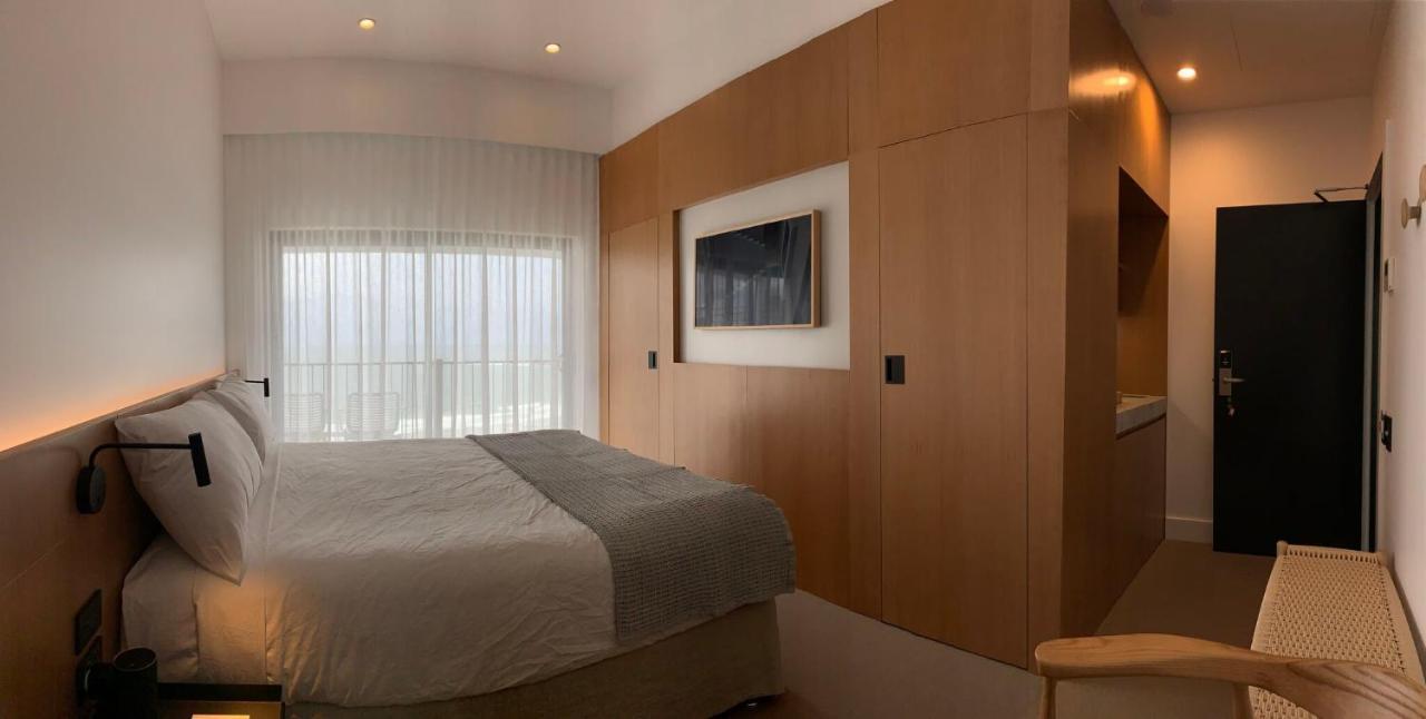 Pacific Hotel Ямба Екстериор снимка