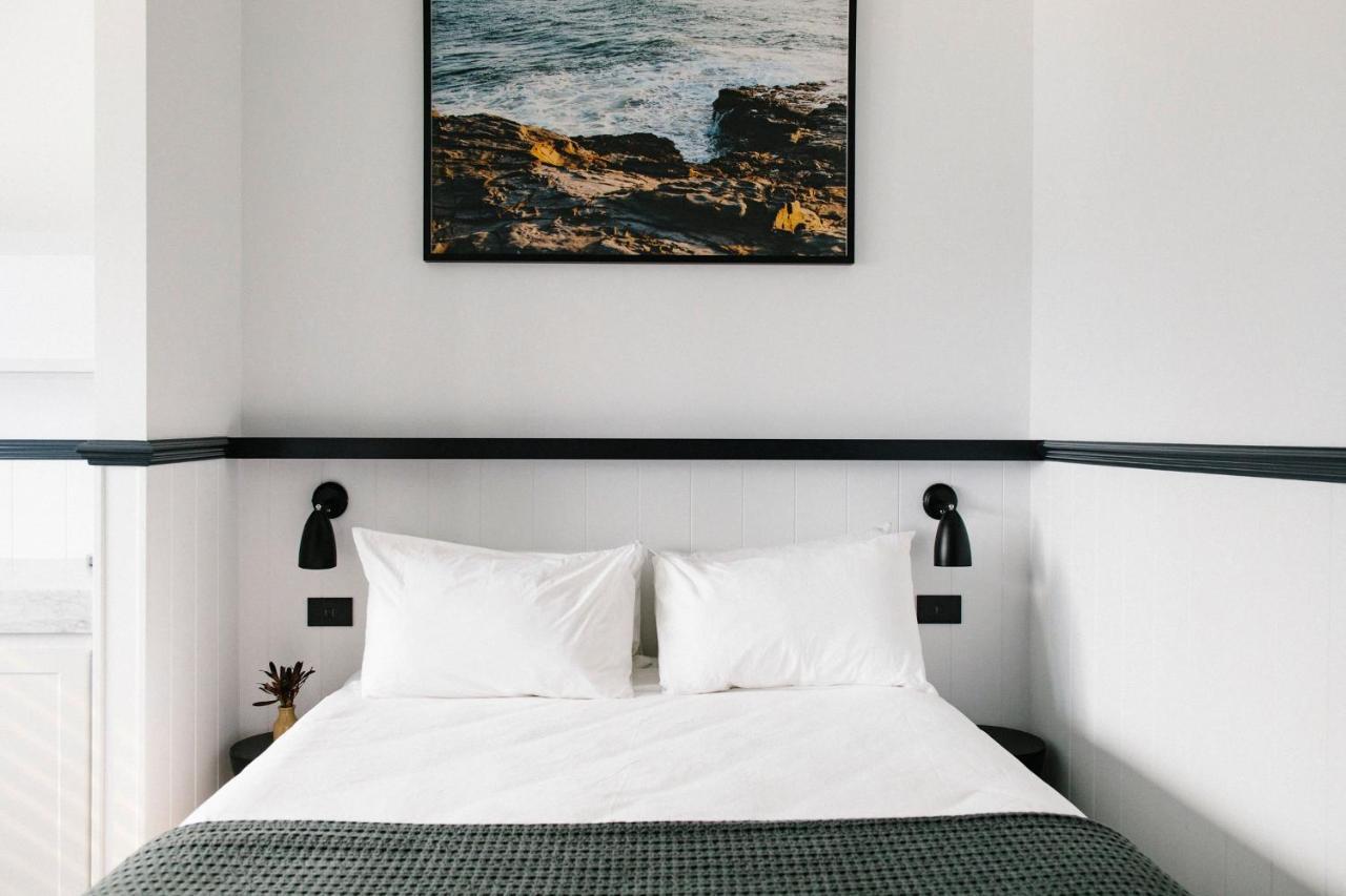 Pacific Hotel Ямба Екстериор снимка